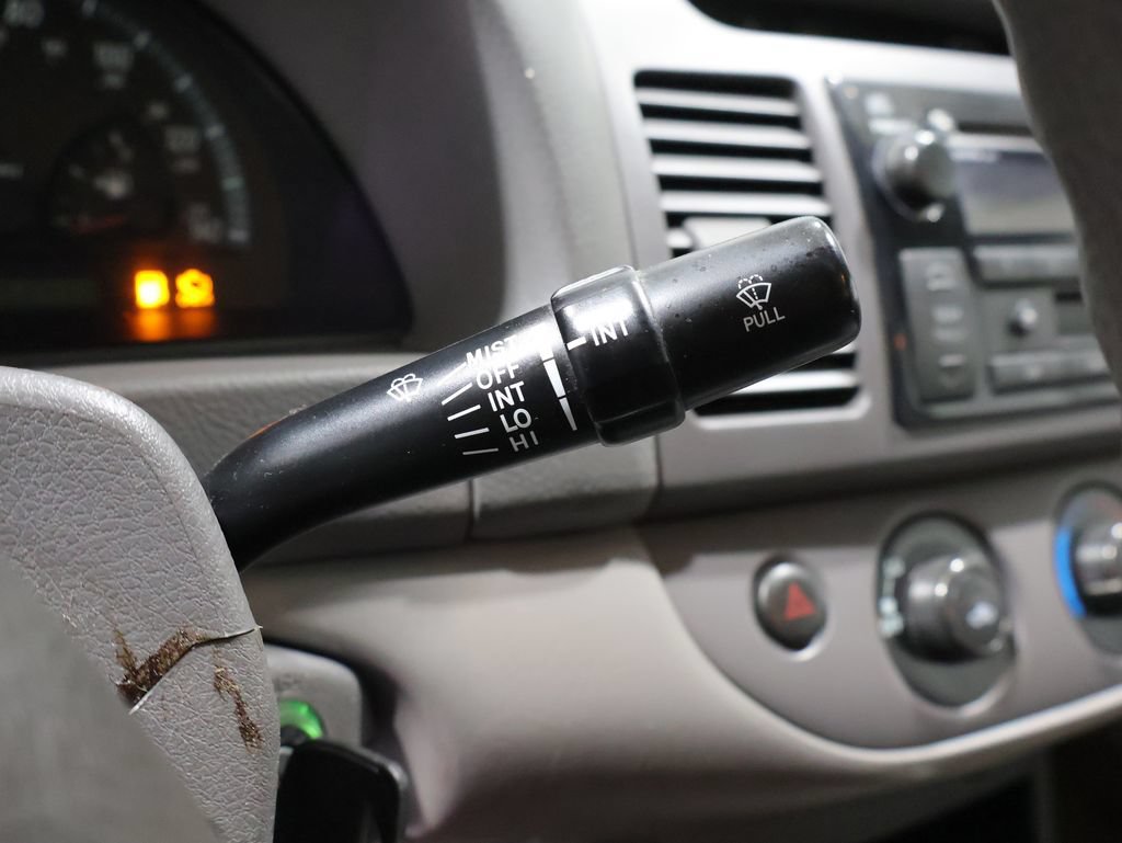 Used 2005 Toyota Camry LE FWD image 30