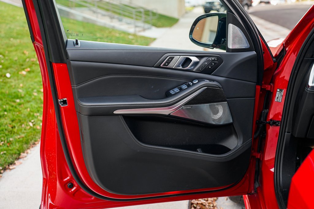 Certified 2025 BMW X7 M60i image 8