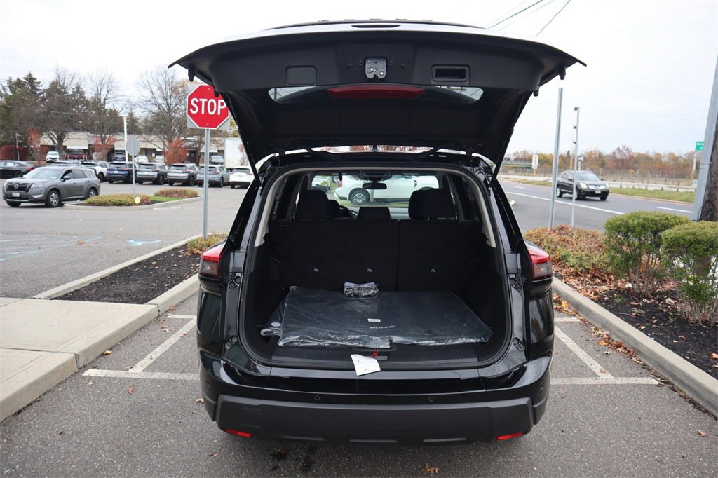 Certified 2025 Nissan Rogue S image 31