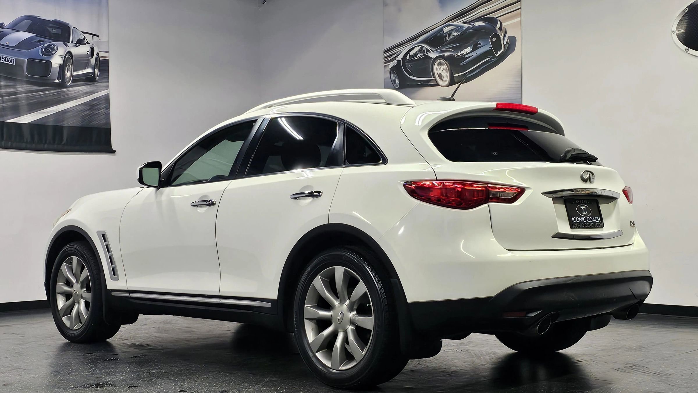 Used 2010 INFINITI FX35 AWD w/ Premium Pkg image 13