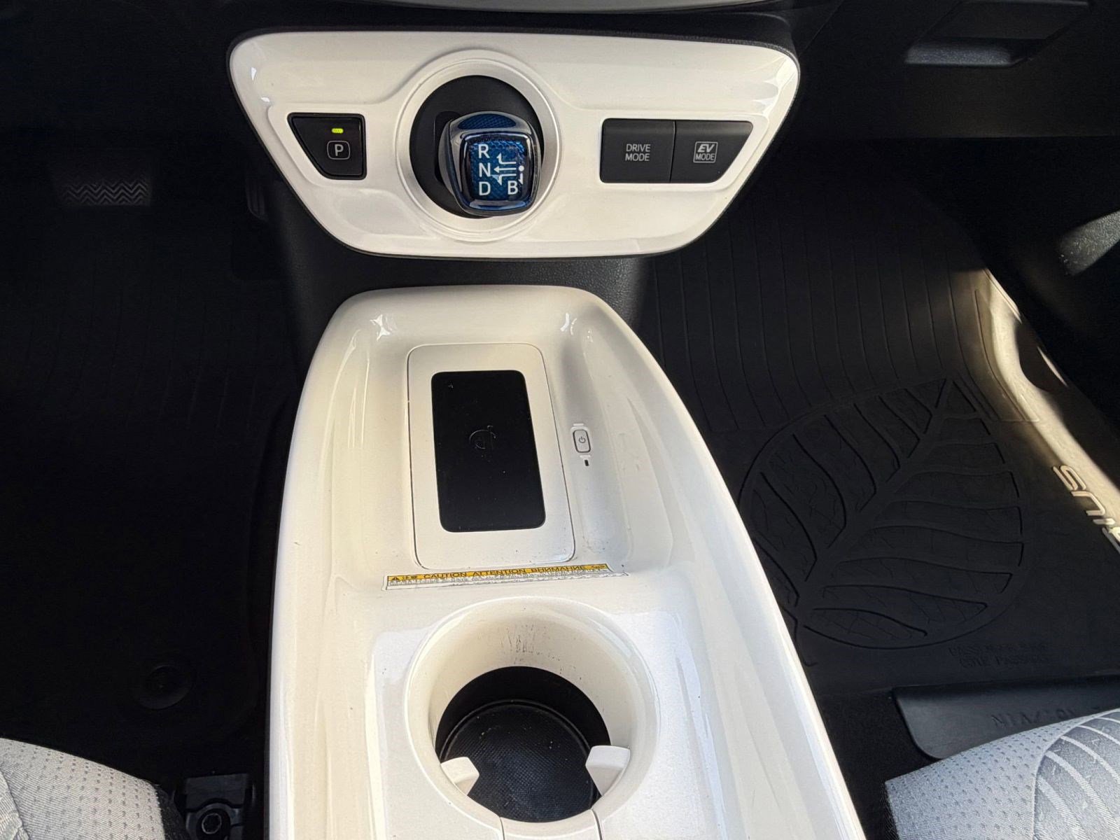 Used 2017 Toyota Prius Three image 25