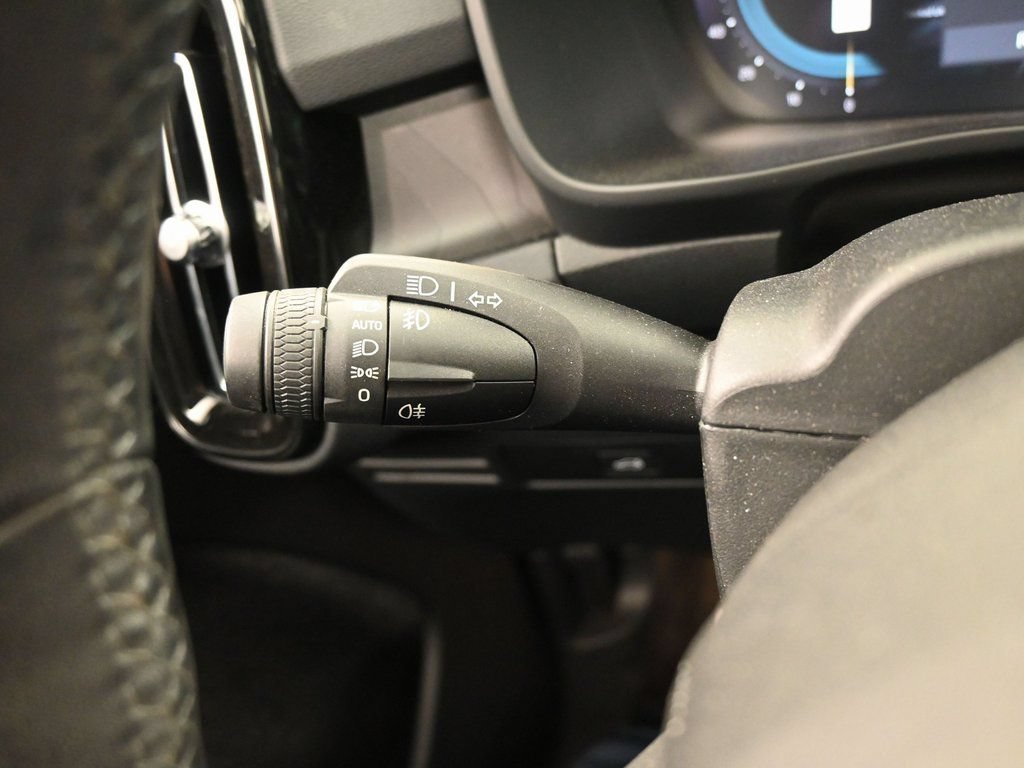 Used 2023 Volvo XC40 Recharge Ultimate w/ Protection Package Premier AWD/4WD image 25