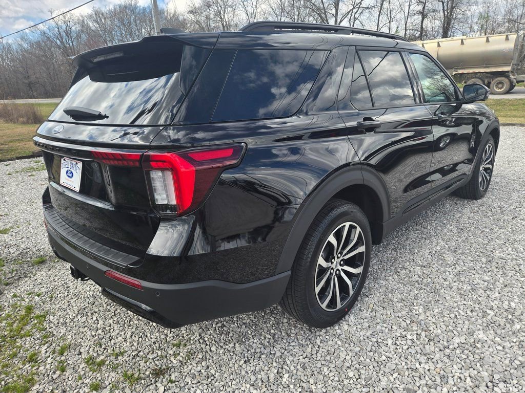 New 2026 Ford Explorer ST-Line image 4