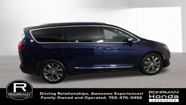 Used 2018 Chrysler Pacifica Limited w/ Tire & Wheel Group image 9