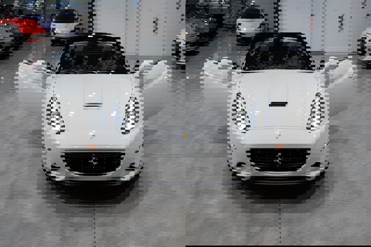 Used 2014 Ferrari California image 39