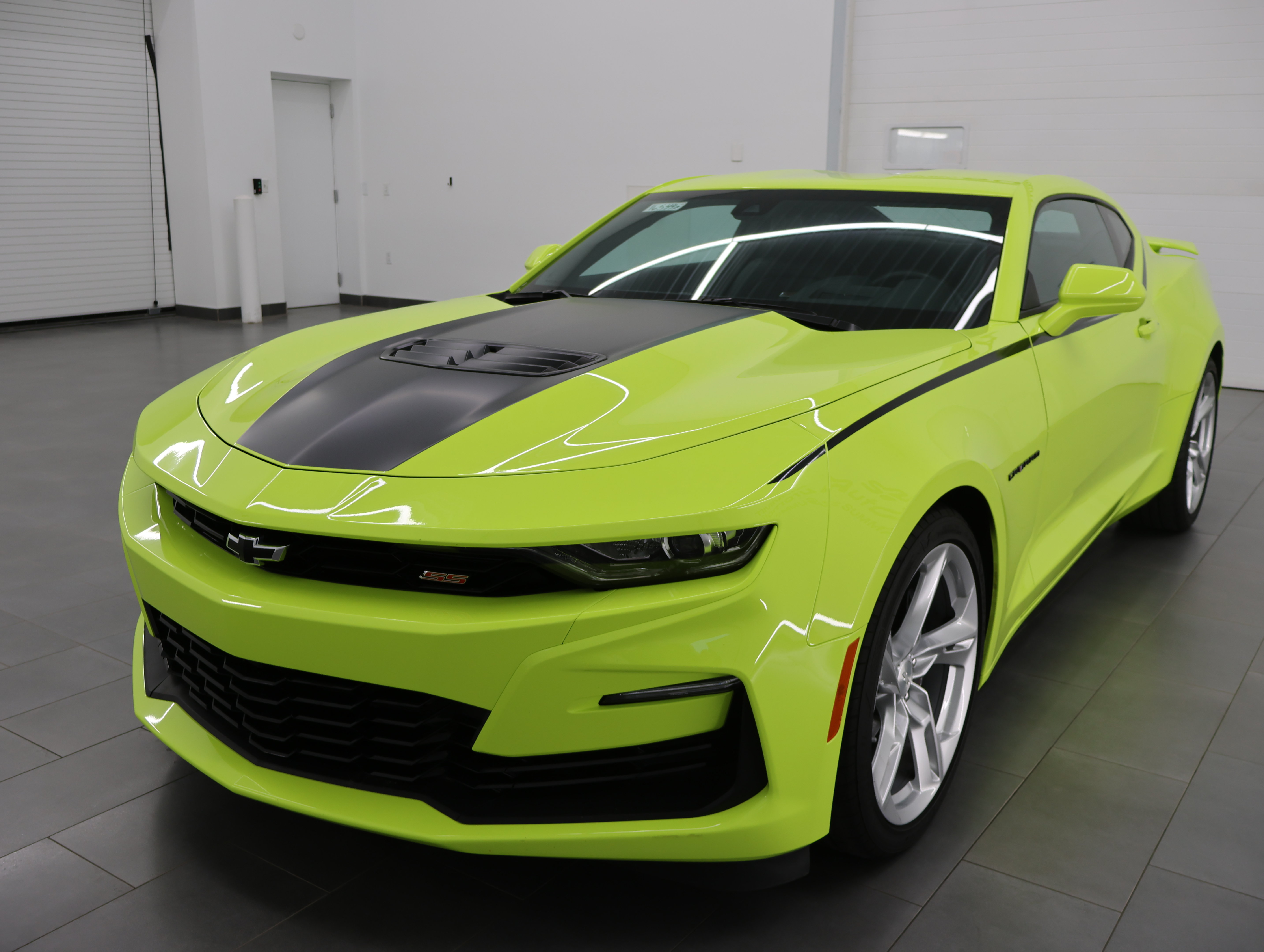 Used 2020 Chevrolet Camaro SS RWD image 6