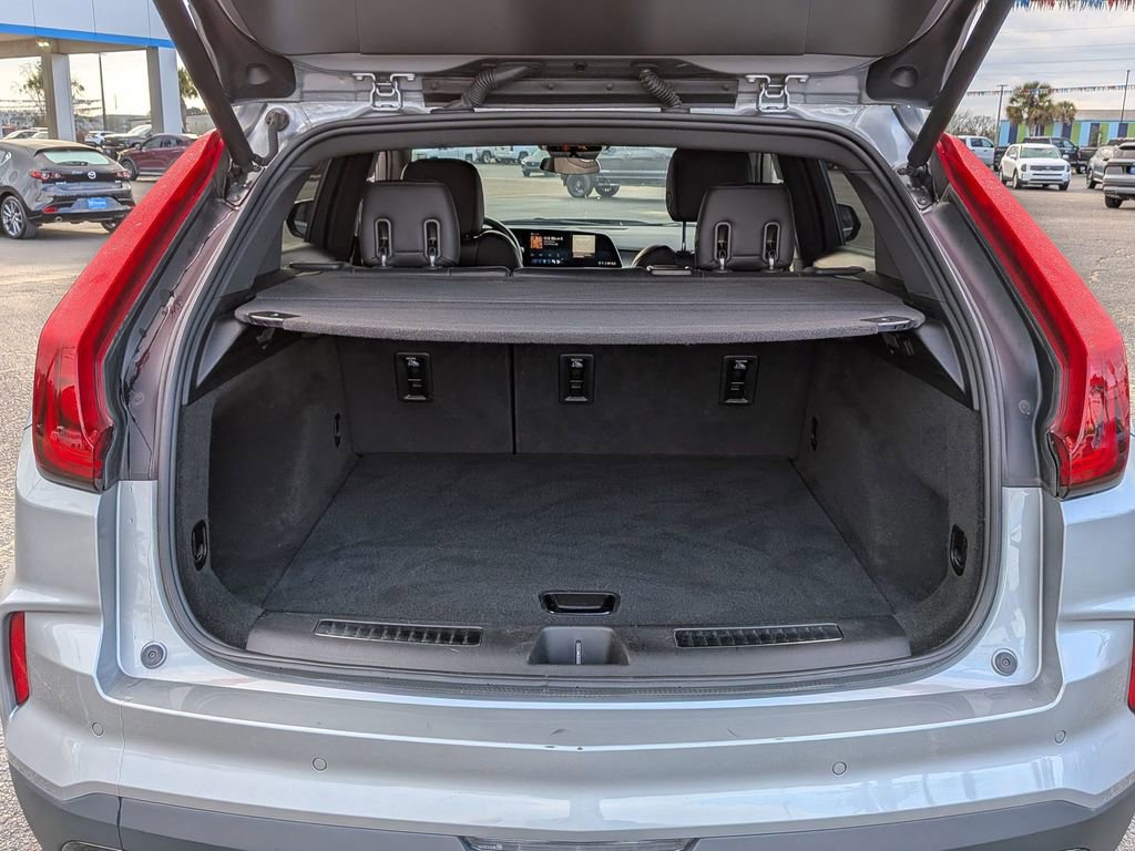 Used 2024 Cadillac XT4 Premium Luxury image 32