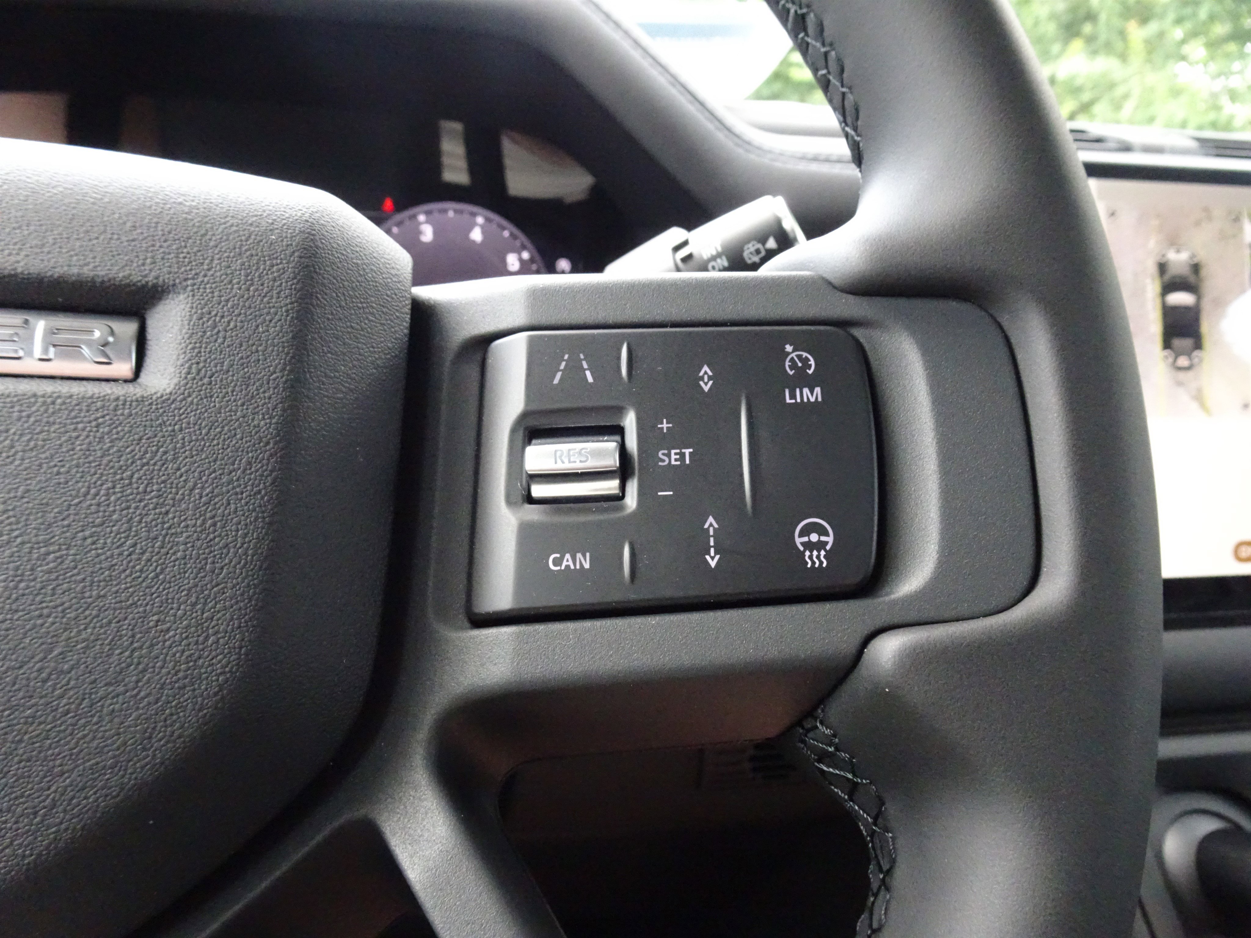 New 2025 Land Rover Defender 110 S image 27