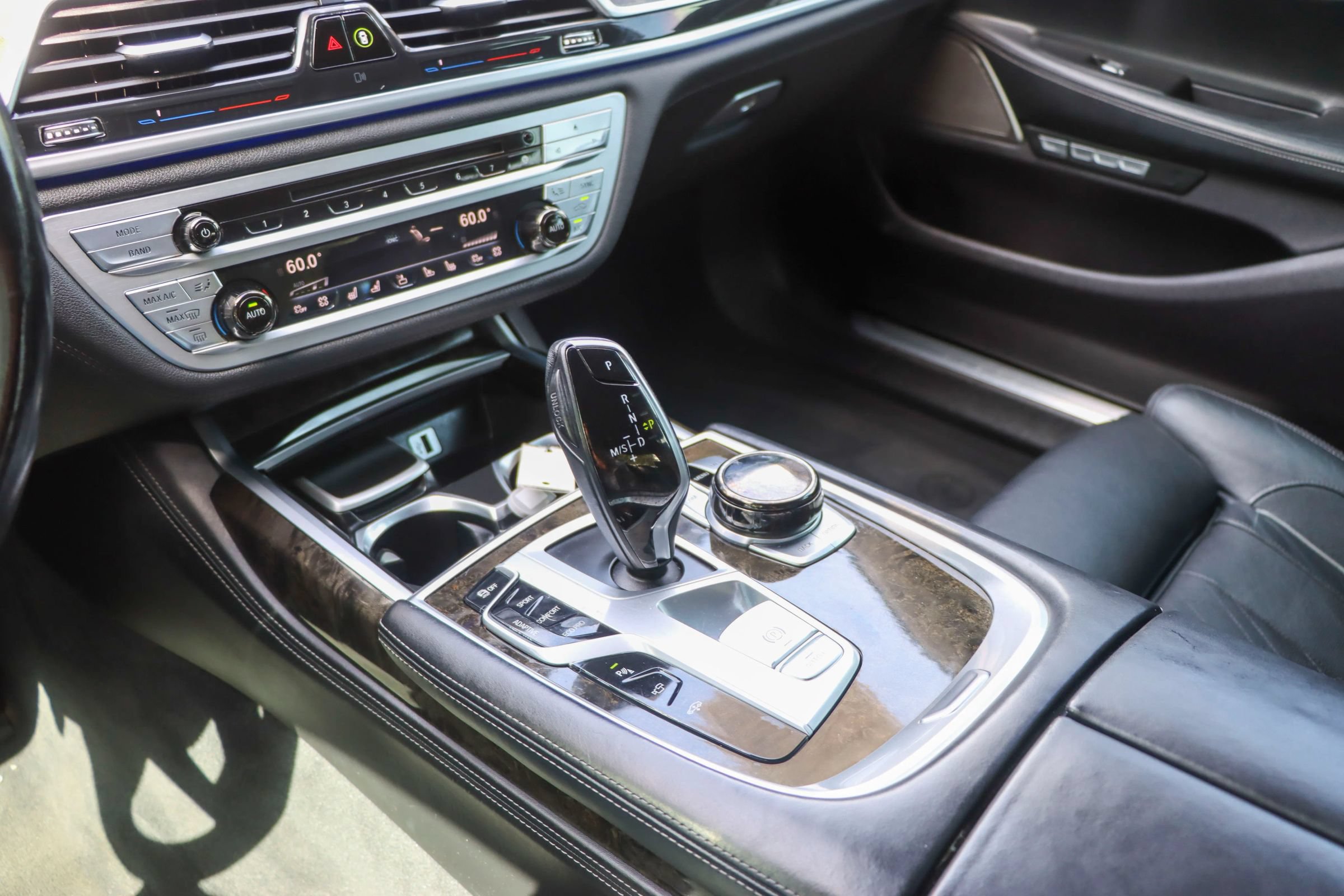 Used 2017 BMW 750i xDrive AWD/4WD image 42