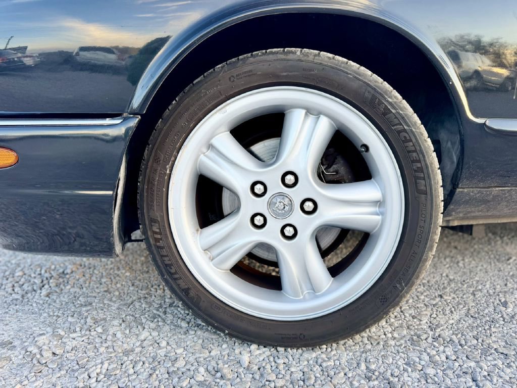 Used 1998 Jaguar XJ8 image 7