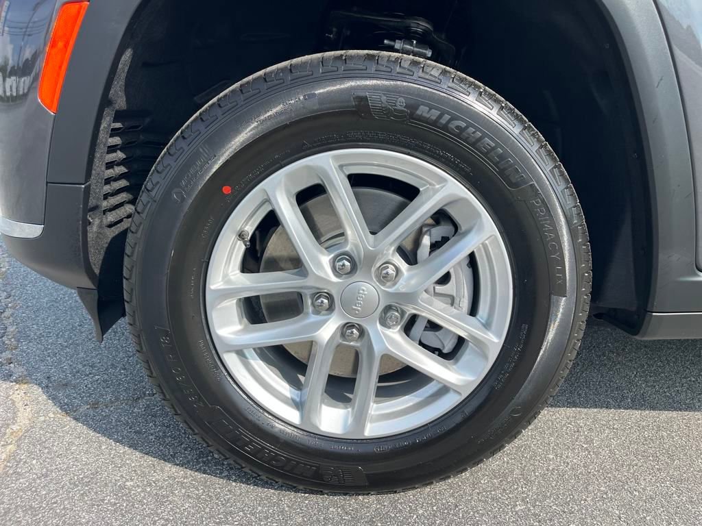 New 2025 Jeep Grand Cherokee L Laredo w/ Luxury Tech Group I image 42