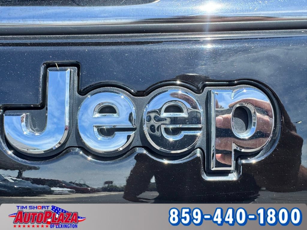 Used 2024 Jeep Compass Latitude AWD/4WD image 17