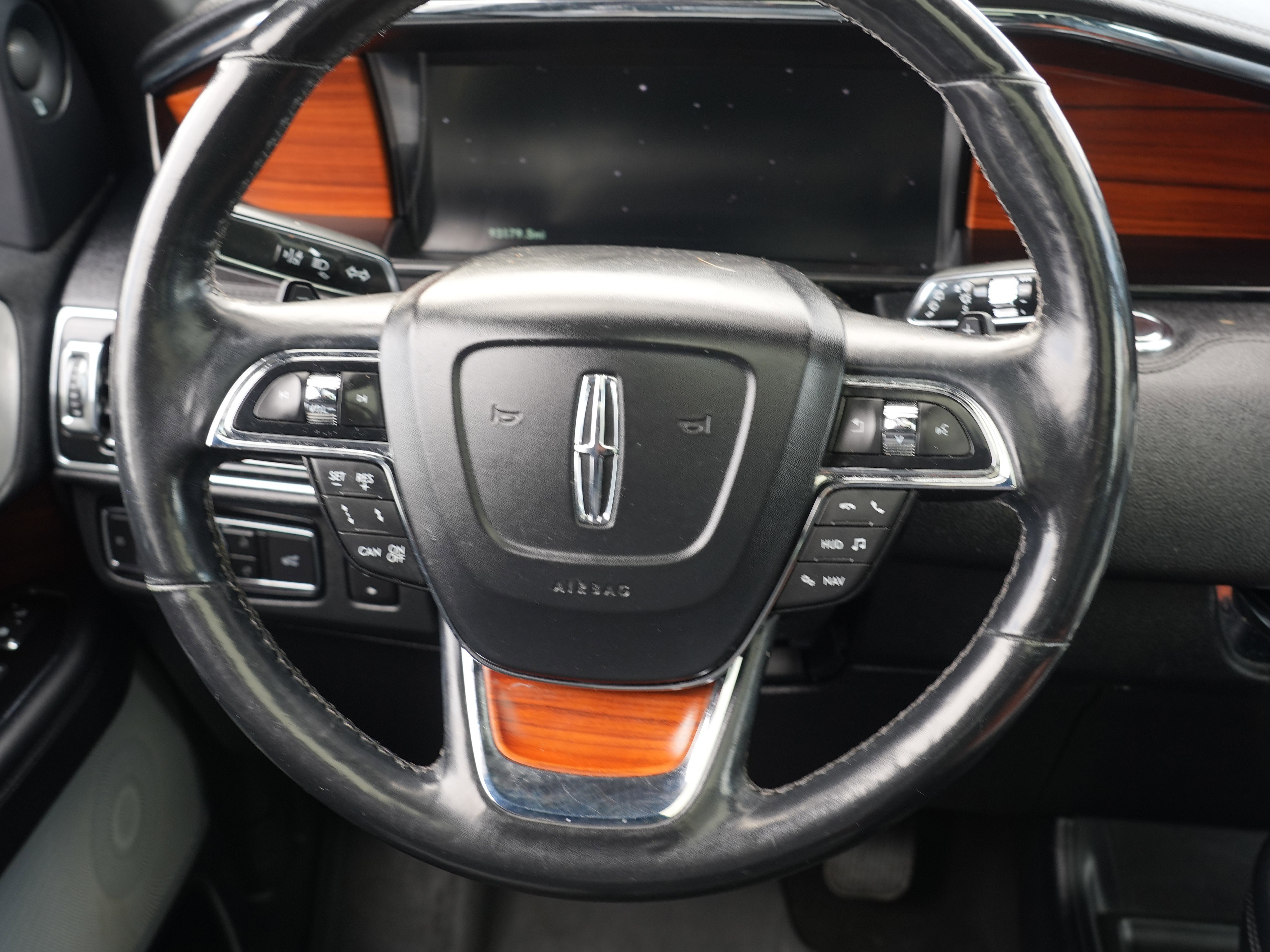 Used 2019 Lincoln Navigator Reserve AWD/4WD image 21