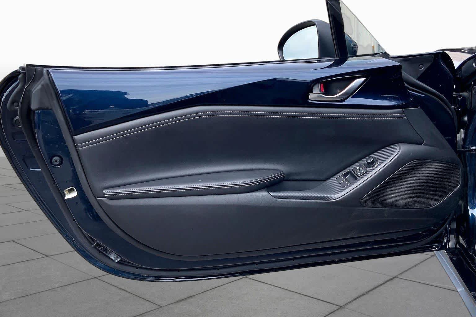 Used 2025 MAZDA MX-5 Miata RF Grand Touring RWD image 17