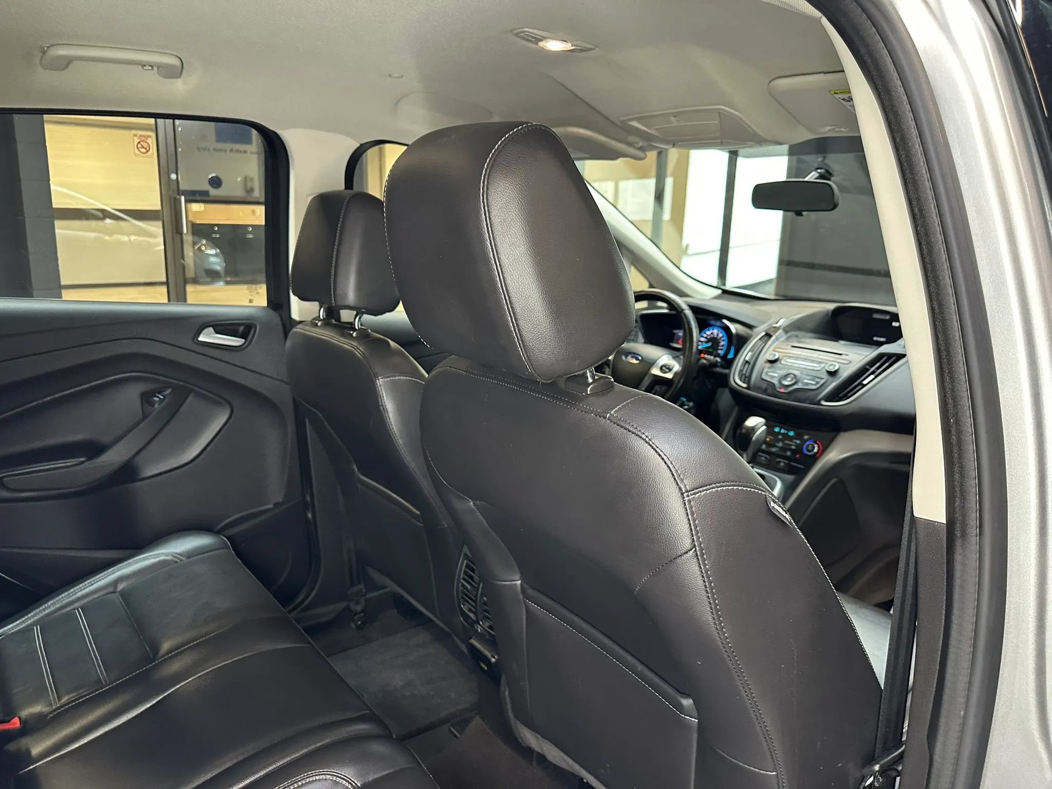 Used 2017 Ford C-MAX Energi SE w/ Equipment Group 402A FWD image 27