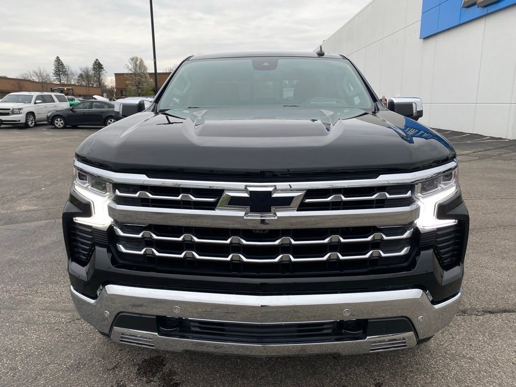 Used 2023 Chevrolet Silverado 1500 LTZ w/ LTZ Premium Package image 2