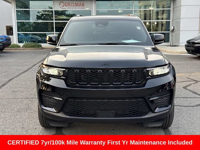 Used 2025 Jeep Grand Cherokee Altitude AWD/4WD image 7