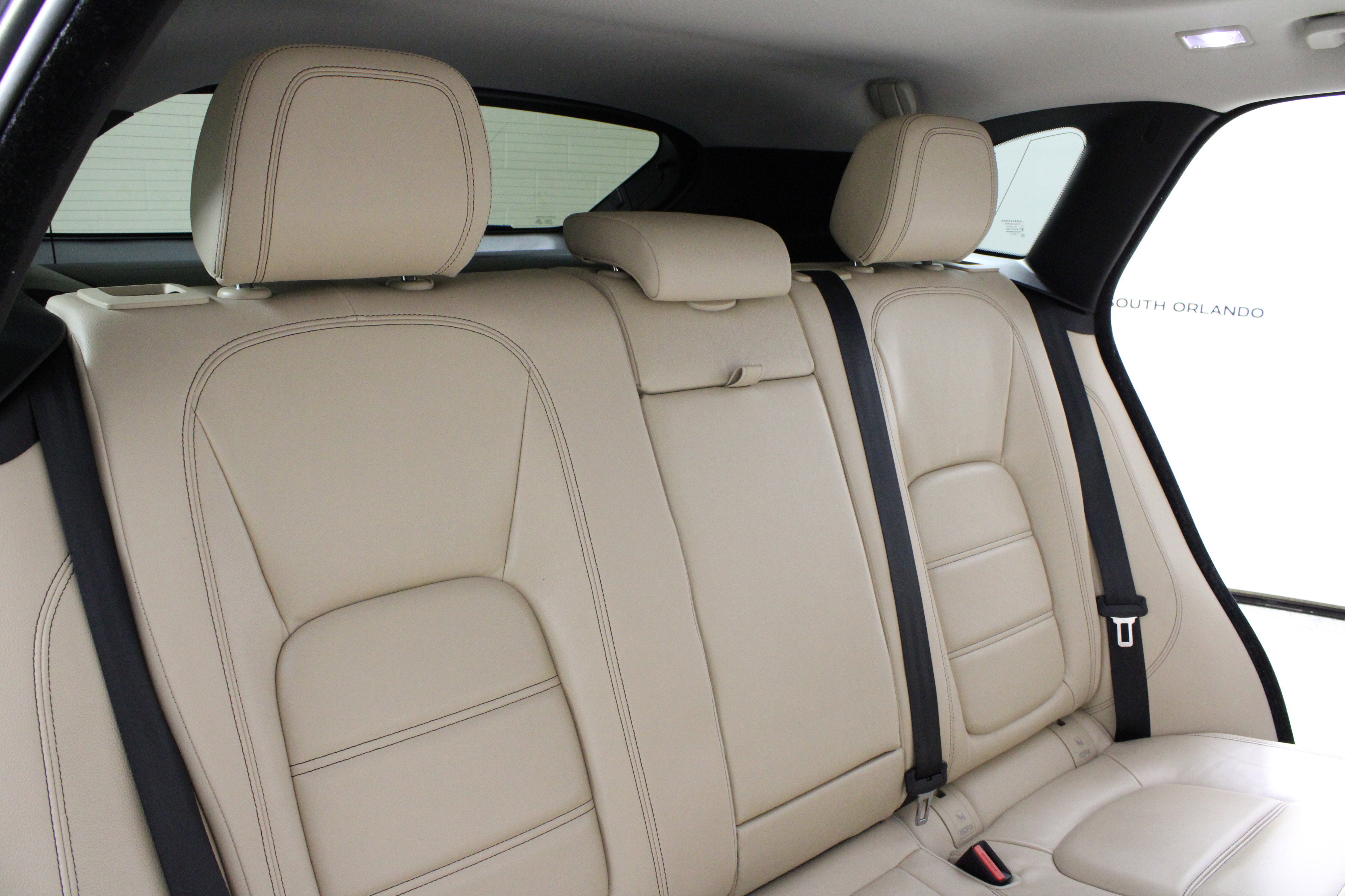 Used 2017 Jaguar F-PACE Prestige image 15