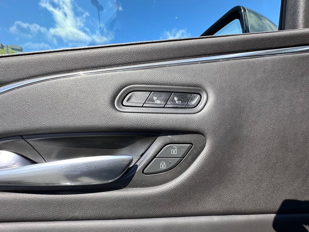Used 2024 Cadillac Escalade Luxury AWD/4WD image 25
