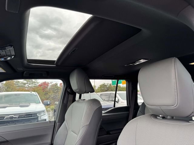 Used 2025 Lexus GX 550 w/ Cold Area Package image 13