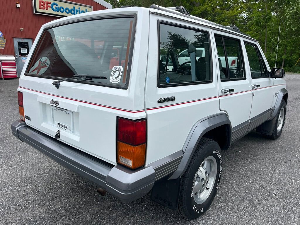 Used 1991 Jeep Cherokee Laredo AWD/4WD image 4