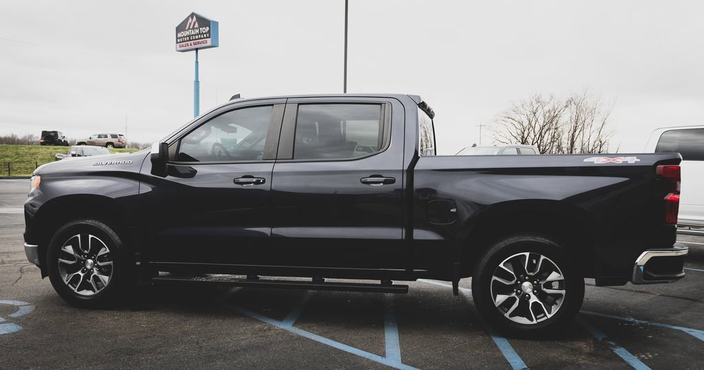 Used 2022 Chevrolet Silverado 1500 LT image 17