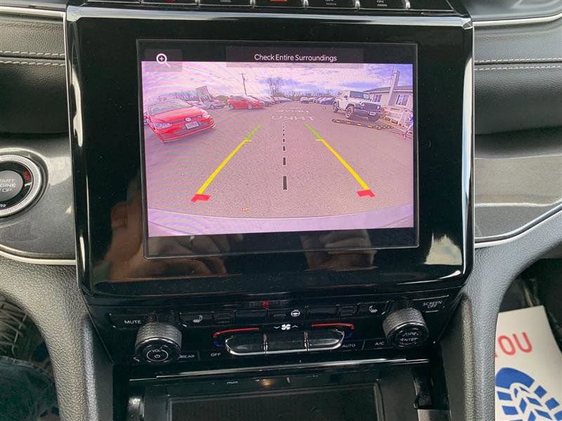 Used 2023 Jeep Grand Cherokee L Laredo image 23