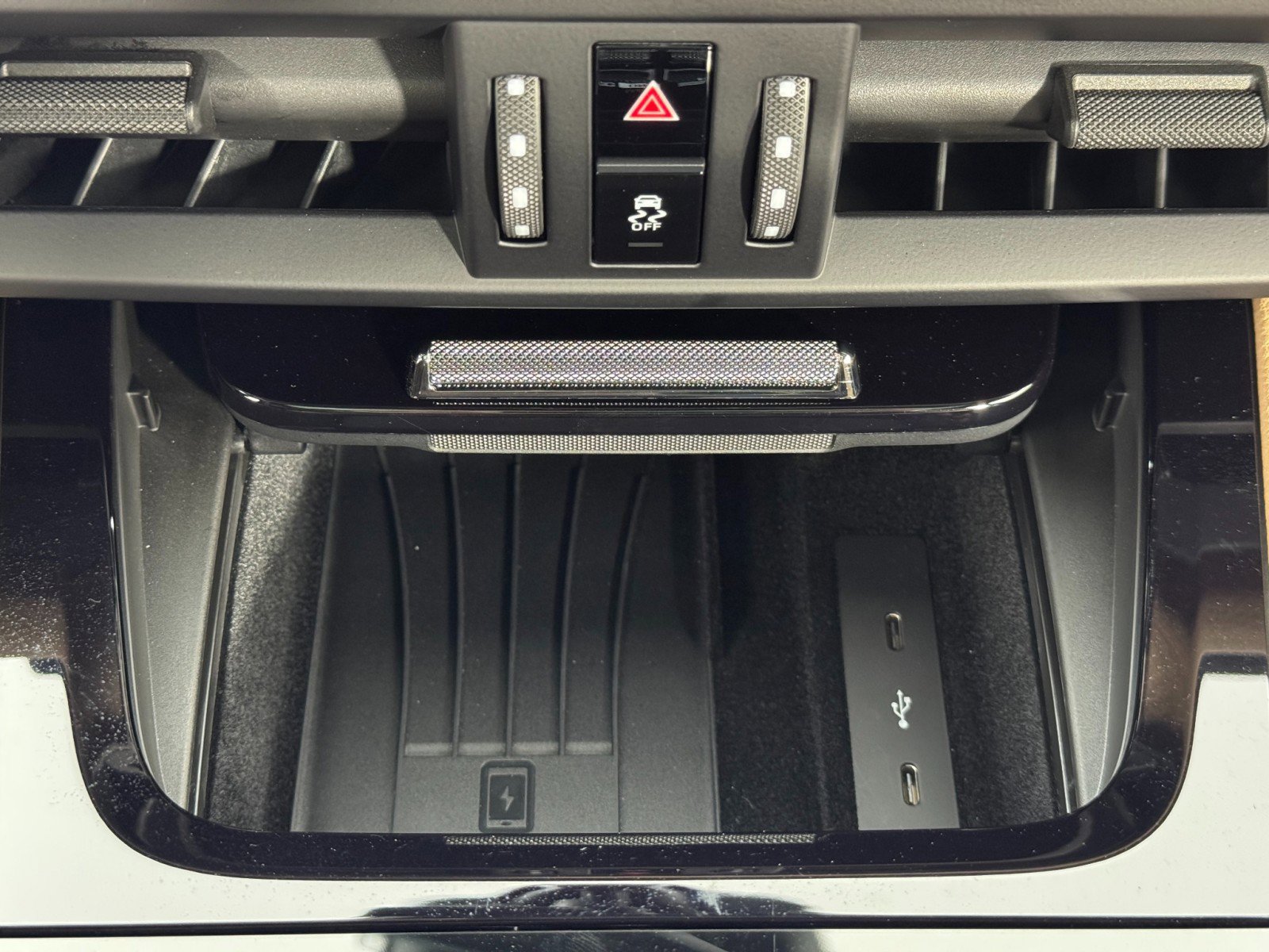 Used 2025 Porsche Cayenne S w/ Premium Package Plus image 35