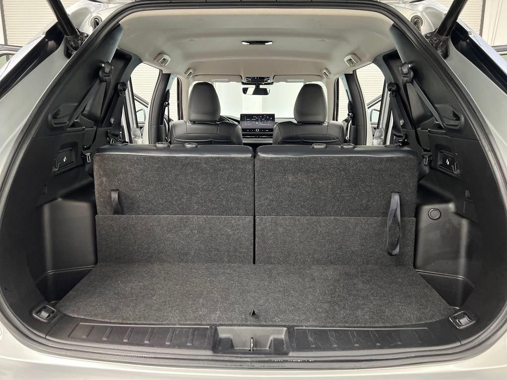 Used 2025 Mitsubishi Outlander SE FWD image 34