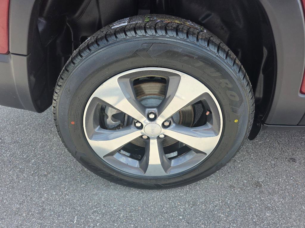 Used 2019 Jeep Cherokee Limited image 22