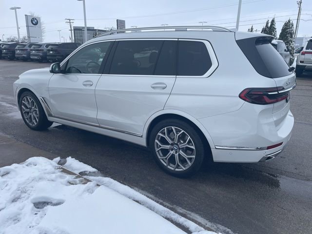 Used 2023 BMW X7 xDrive40i w/ Premium Package image 4