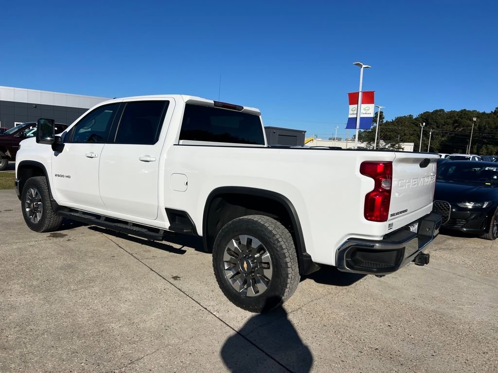 Used 2024 Chevrolet Silverado 2500 LT image 3
