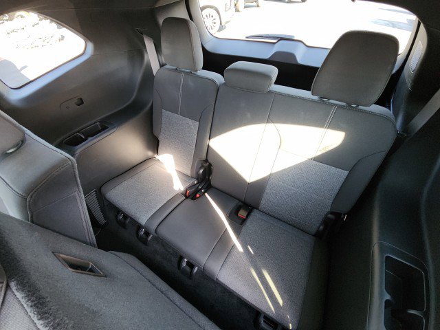 Used 2025 GMC Acadia Elevation image 23