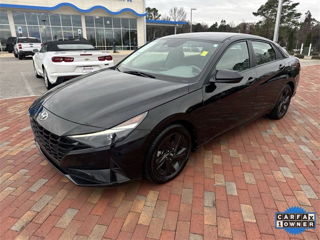 Used 2023 Hyundai Elantra SEL image 32