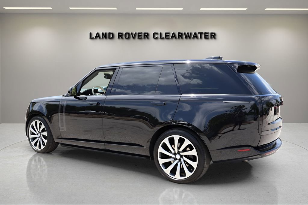 Used 2025 Land Rover Range Rover Long Wheelbase Autobiography AWD/4WD image 3