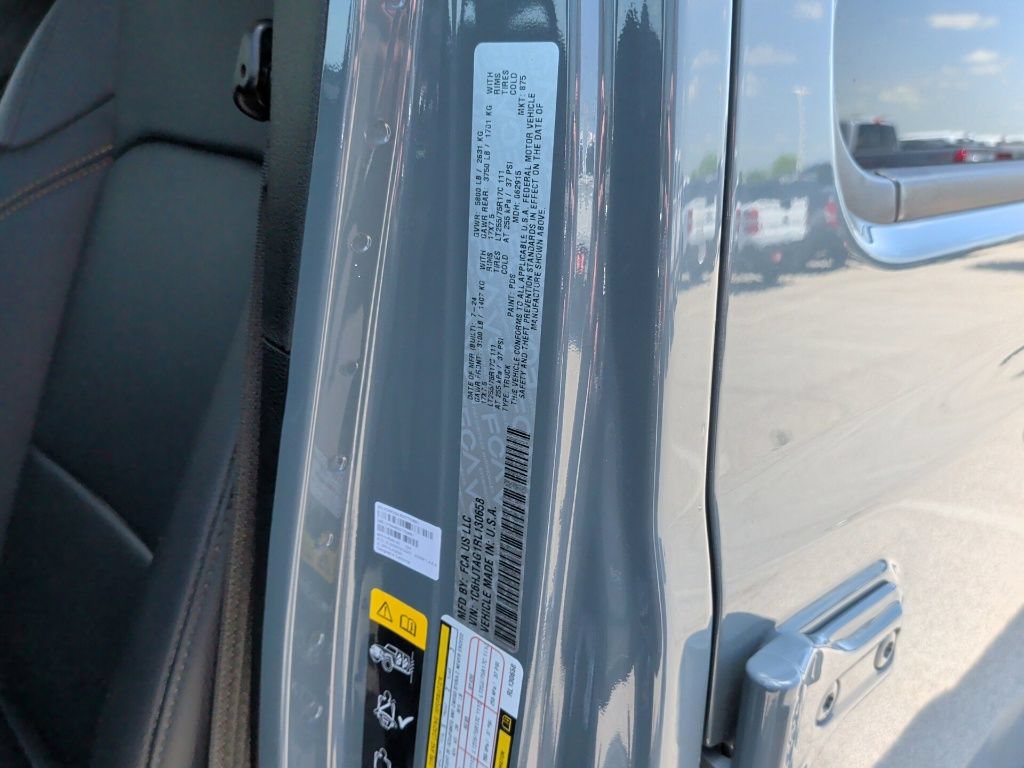 Used 2024 Jeep Gladiator Sport AWD/4WD image 54