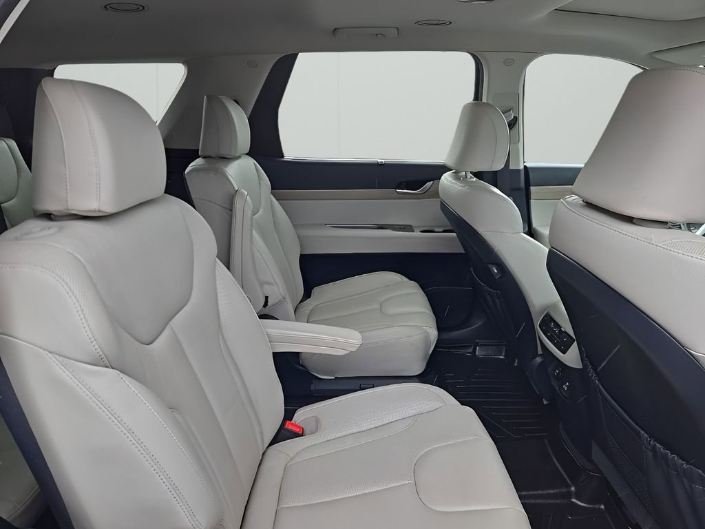 Used 2021 Hyundai Palisade SEL w/ Premium Package image 16