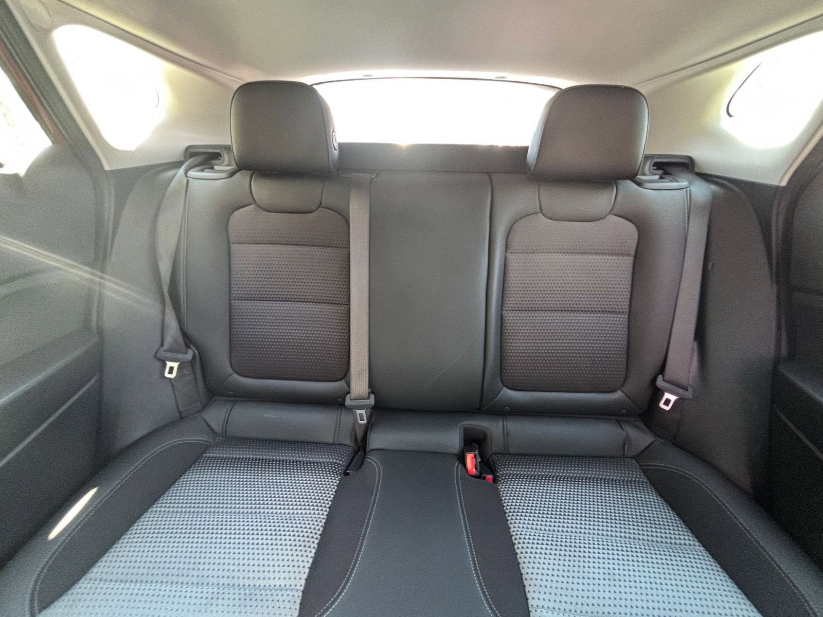 Used 2025 Chevrolet Trax LT w/ LT Convenience Package image 39