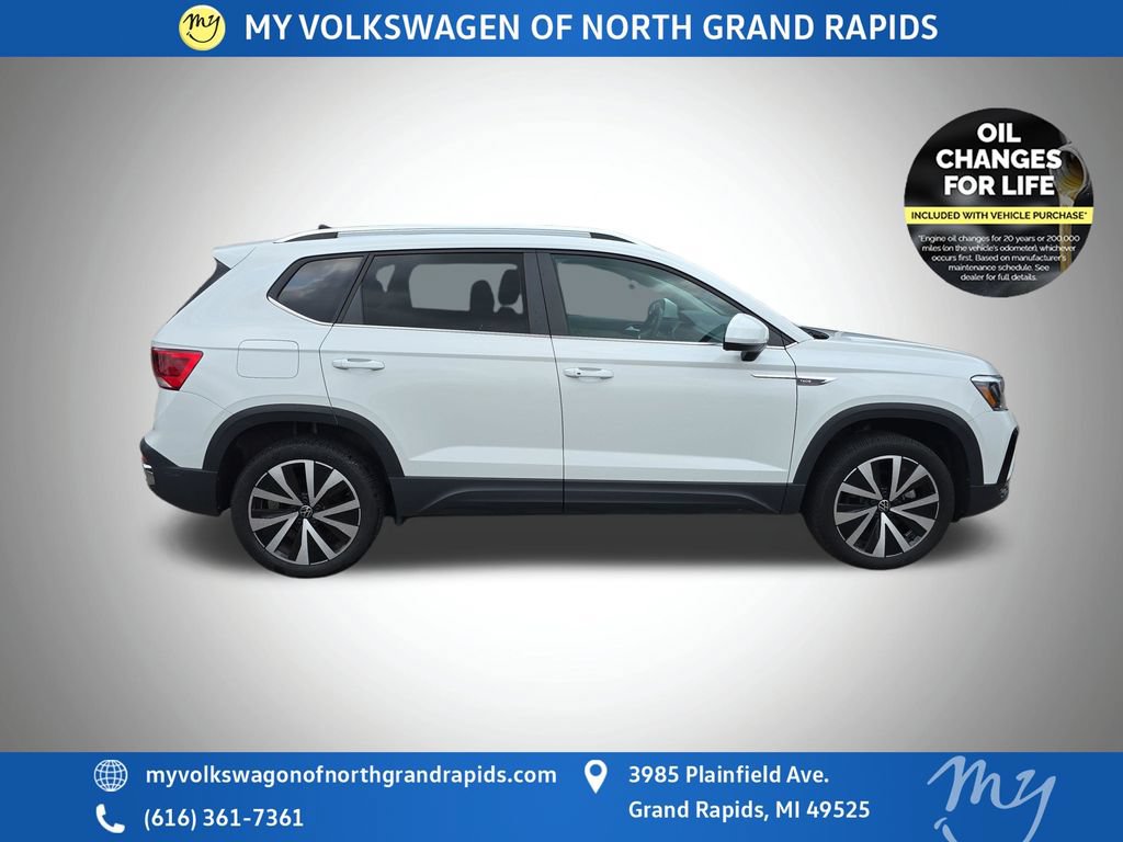 Used 2023 Volkswagen Taos SE FWD image 9