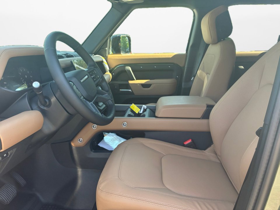 New 2026 Land Rover Defender 110 X-Dynamic SE AWD/4WD image 9