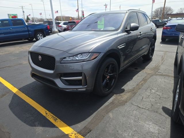 Used 2019 Jaguar F-PACE R-Sport image 3