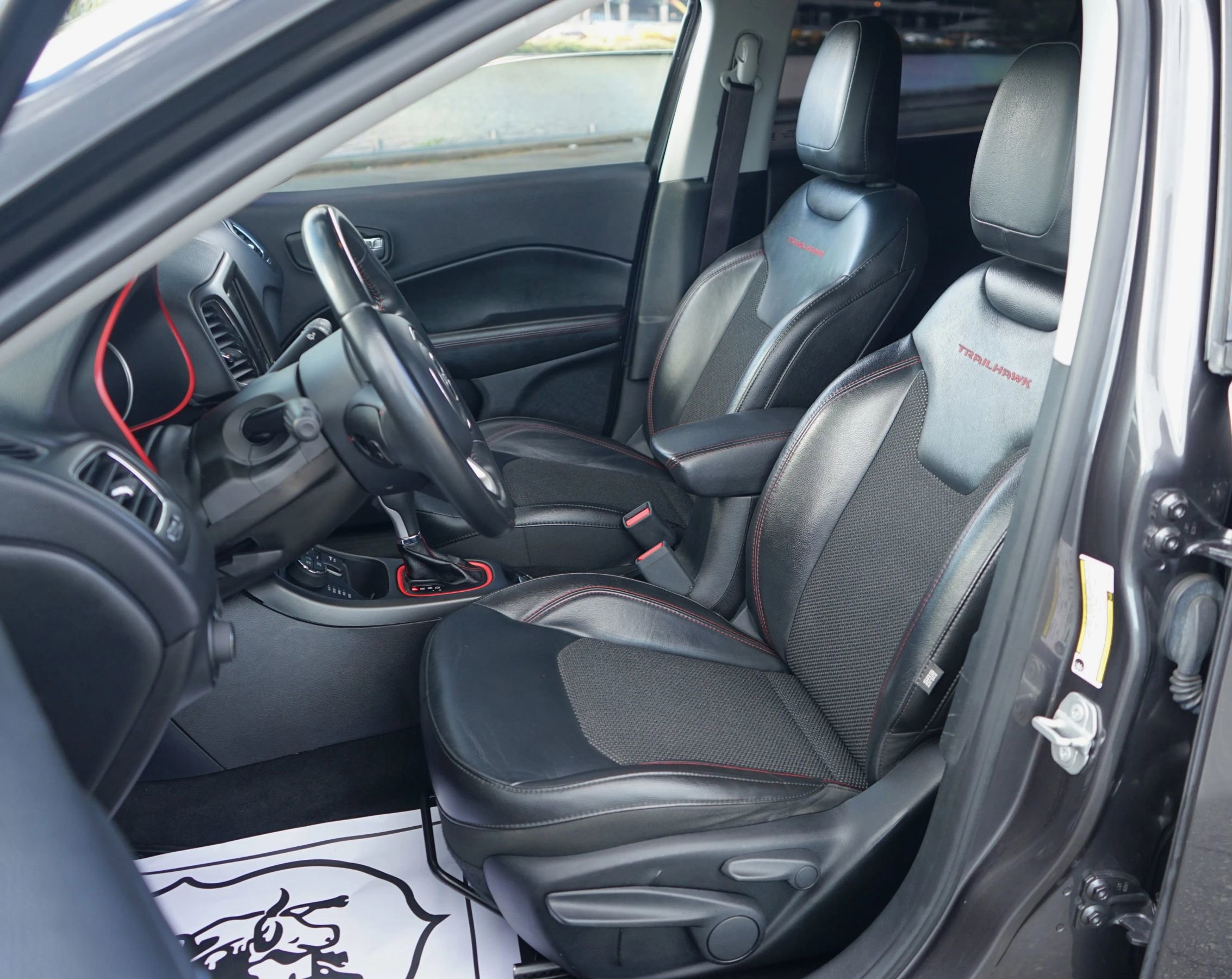 Used 2018 Jeep Compass Trailhawk image 15