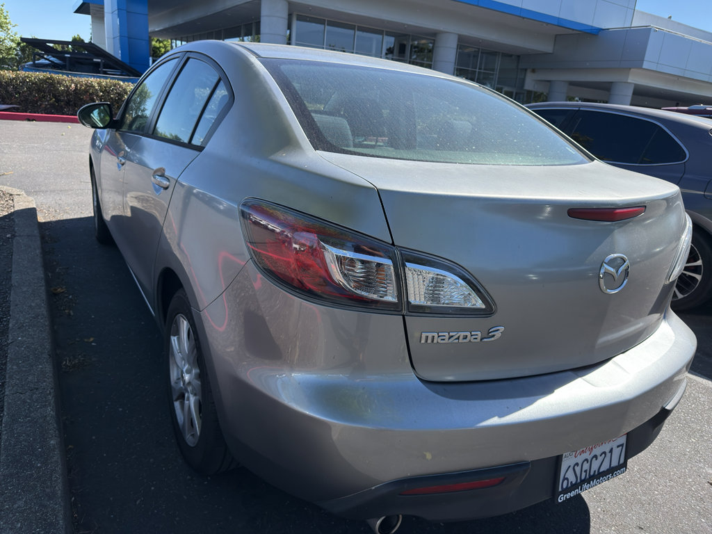 Used 2011 MAZDA MAZDA3 i Touring FWD image 6