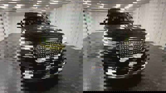 Used 2020 Lincoln Aviator Reserve w/ Equipment Group 201A image 3