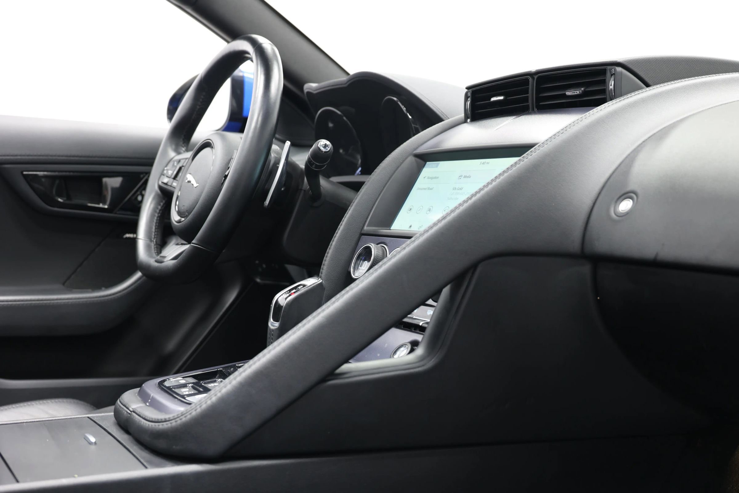 Used 2020 Jaguar F-TYPE Convertible image 59