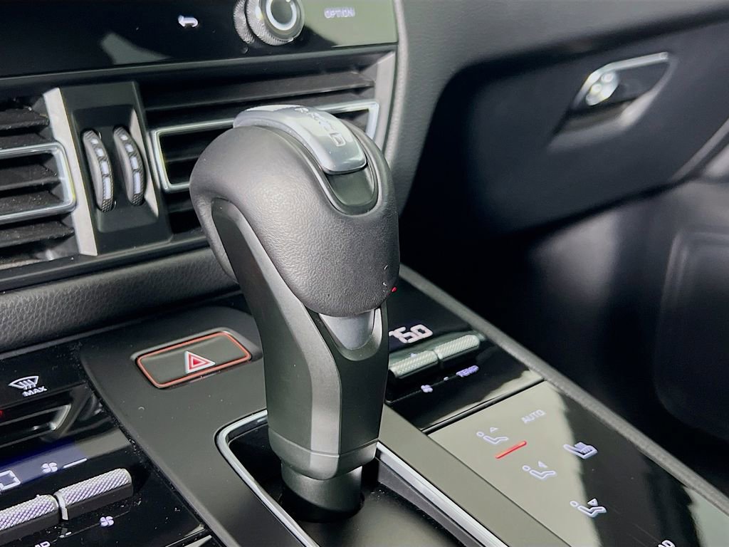 Certified 2023 Porsche Macan image 18