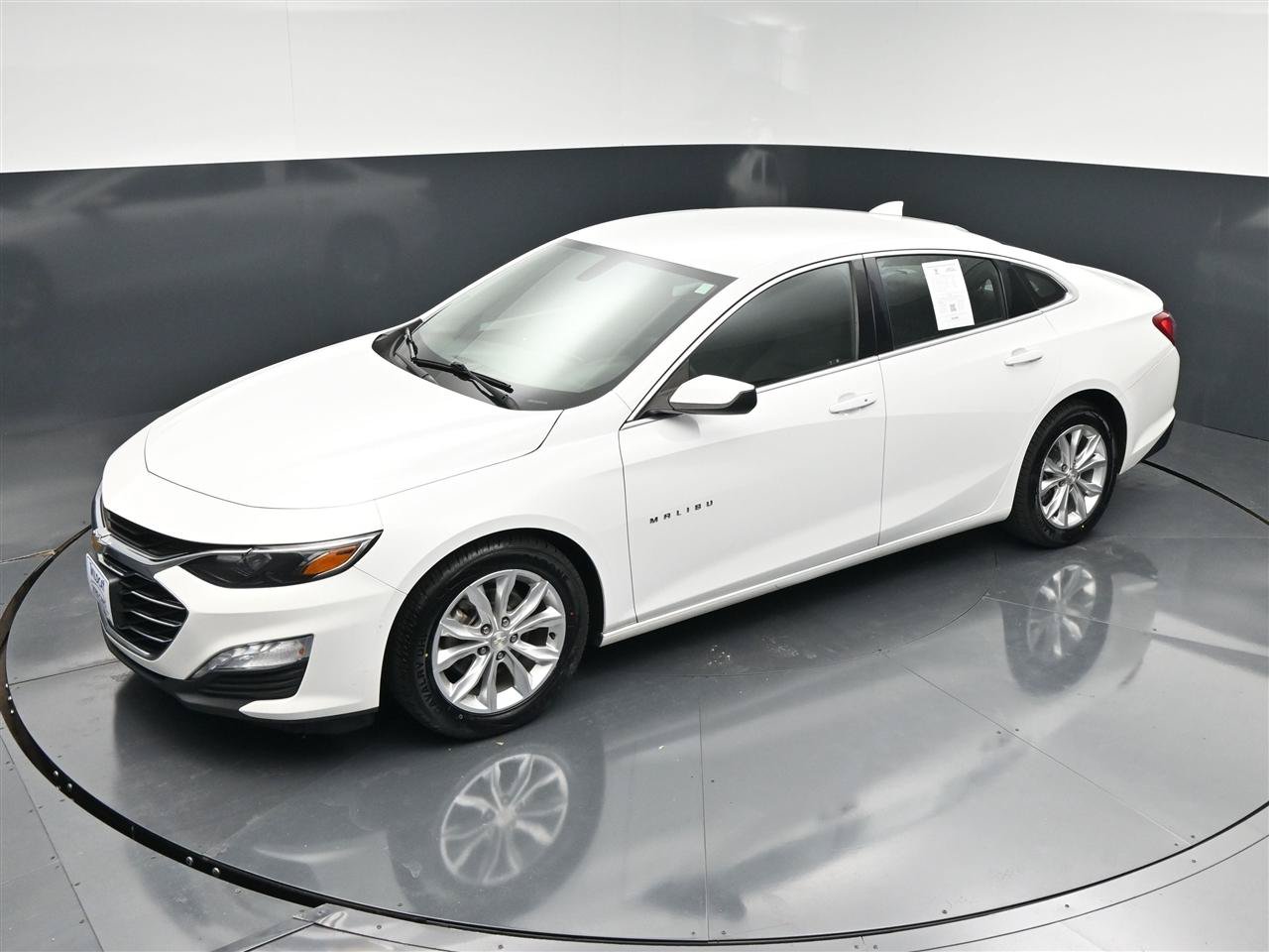 Used 2022 Chevrolet Malibu LT FWD image 19
