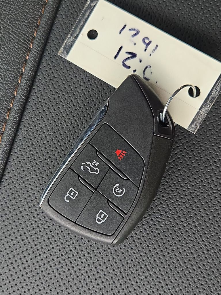 Used 2025 GMC Sierra 1500 AT4 w/ AT4 Premium Package image 33