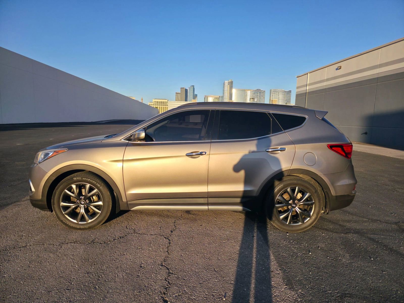 Used 2018 Hyundai Santa Fe Sport w/ 2.0T Ultimate Tech Package 05 FWD image 8