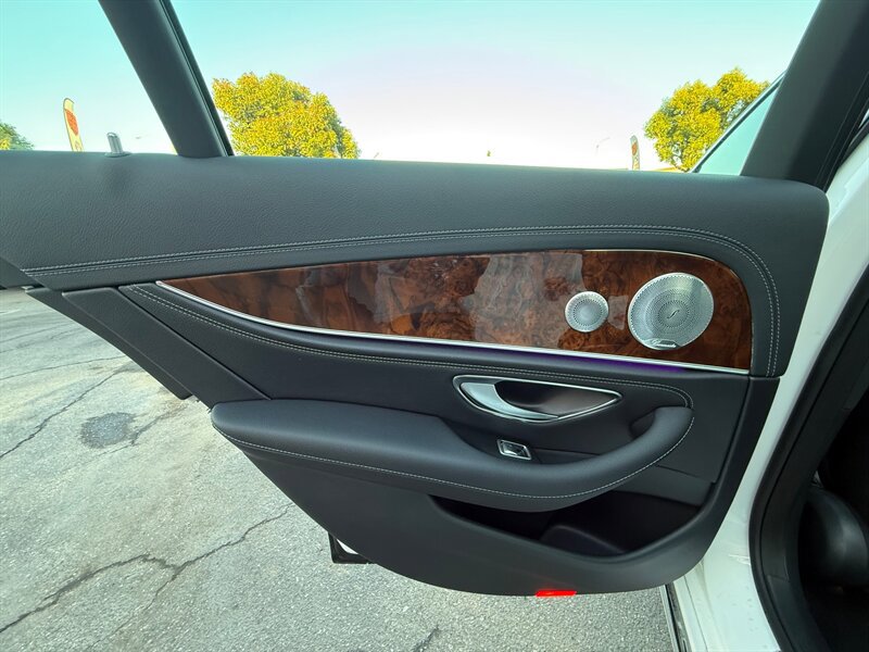 Used 2018 Mercedes-Benz E 300 image 24